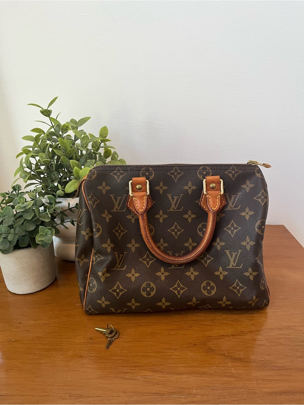 Authentic Louis Vuitton Speedy 25 - Picture 10 of 13